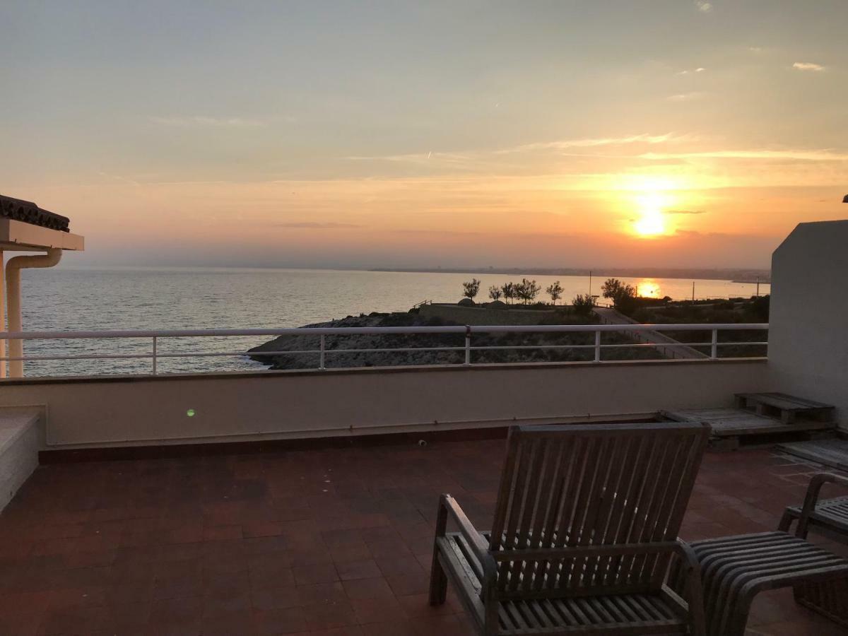 Apartamento Rits Beachfront サロウ エクステリア 写真